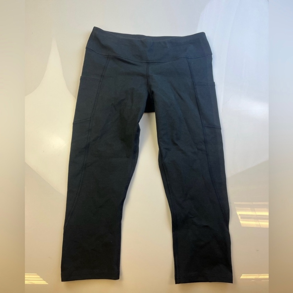 Like New PACT Pocket Capri Legging Women’s M